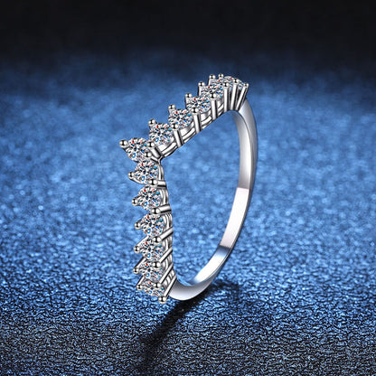 [LunaMar]ELEGANT V-SHAPED CHEVRON MOISSANITE RING