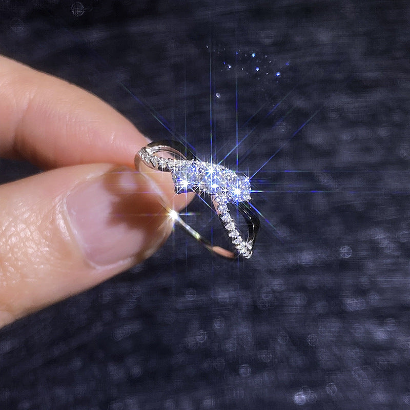 [LunaMar]INTERTWINING LOVE MOISSANITE RING