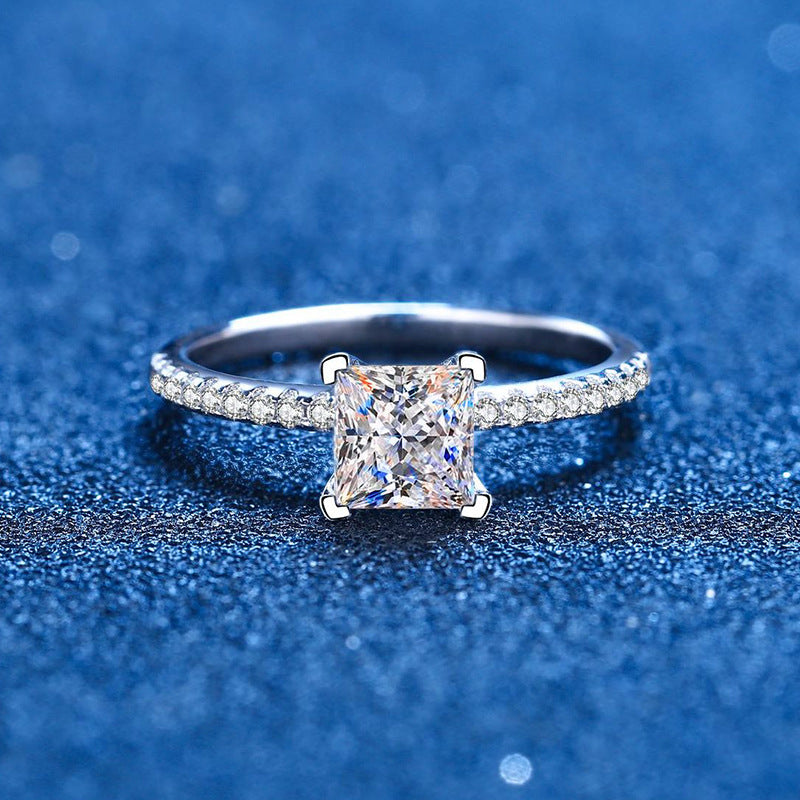 [LunaMar]ELEGANT PRINCESS CUT MOISSANITE ENGAGEMENT RING
