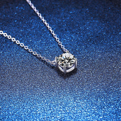 [LunaMar]CLASSIC FOUR-PRONG SOLITAIRE MOISSANITE NECKLACE