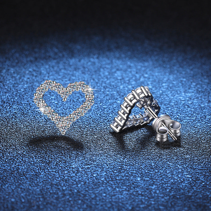[LunaMar]SPARKLING HEART-SHAPED MOISSANITE STUD EARRINGS
