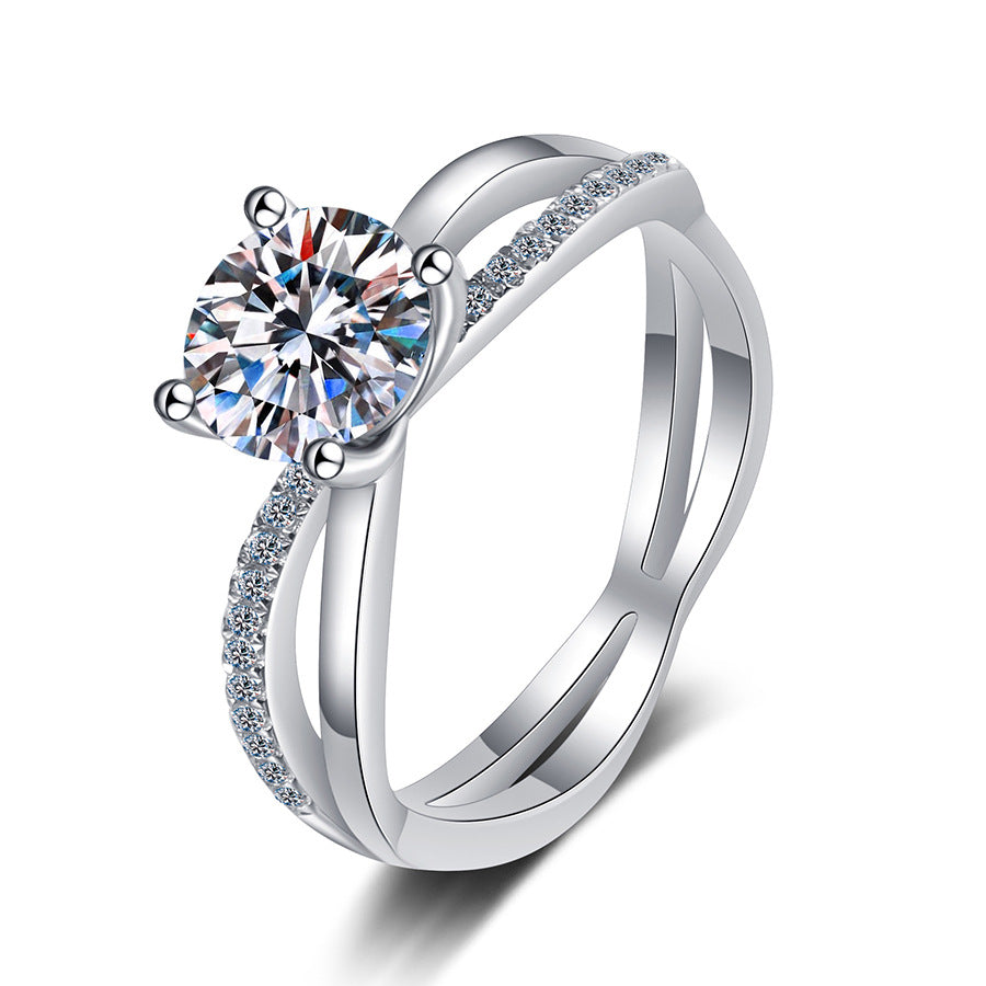 [LunaMar]ELEGANT 4-PRONG CROSSOVER MOISSANITE ENGAGEMENT RING