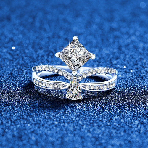[LunaMar]ELEGANT DOUBLE-TWISTED MOISSANITE RING