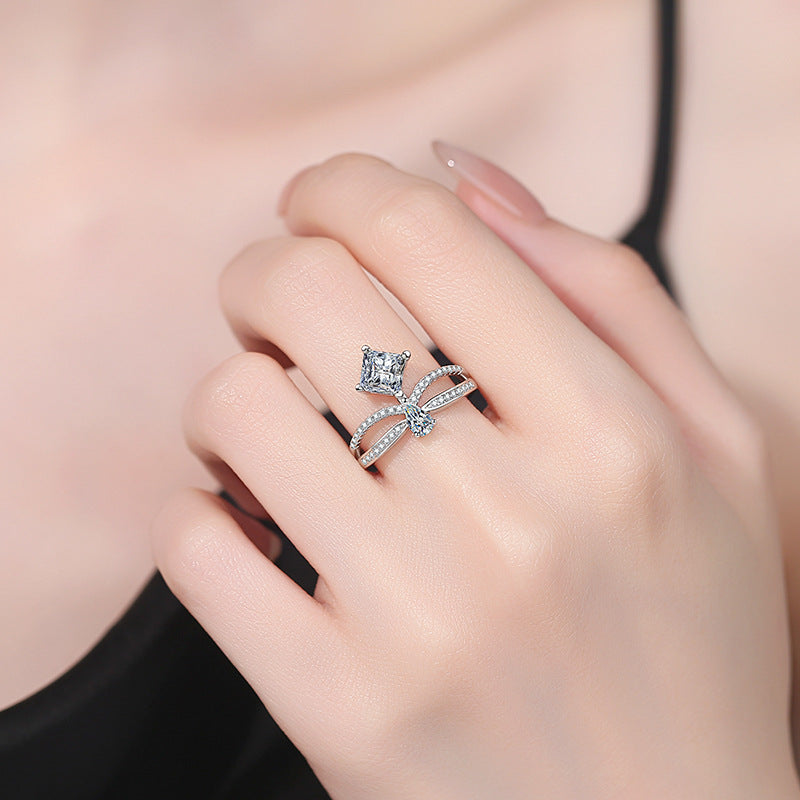[LunaMar]ELEGANT DOUBLE-TWISTED MOISSANITE RING