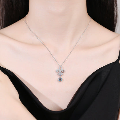 [LunaMar]ROYAL FLEUR-DE-LIS MOISSANITE PENDANT NECKLACE