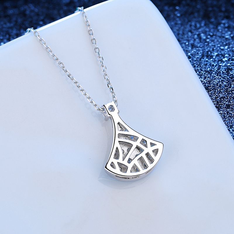 [LunaMar]ELEGANT FAN-SHAPED MOISSANITE PENDANT NECKLACE