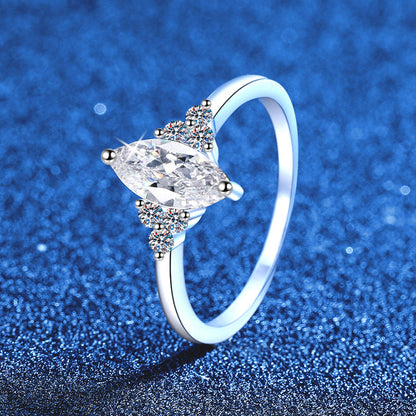 [LunaMar]ELEGANT MARQUISE CUT MOISSANITE RING WITH SIDE ACCENTS