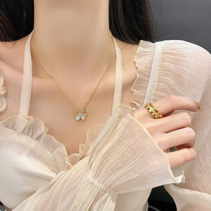[LunaMar]PAVÉ DIAMOND FLOWER CHARM NECKLACE