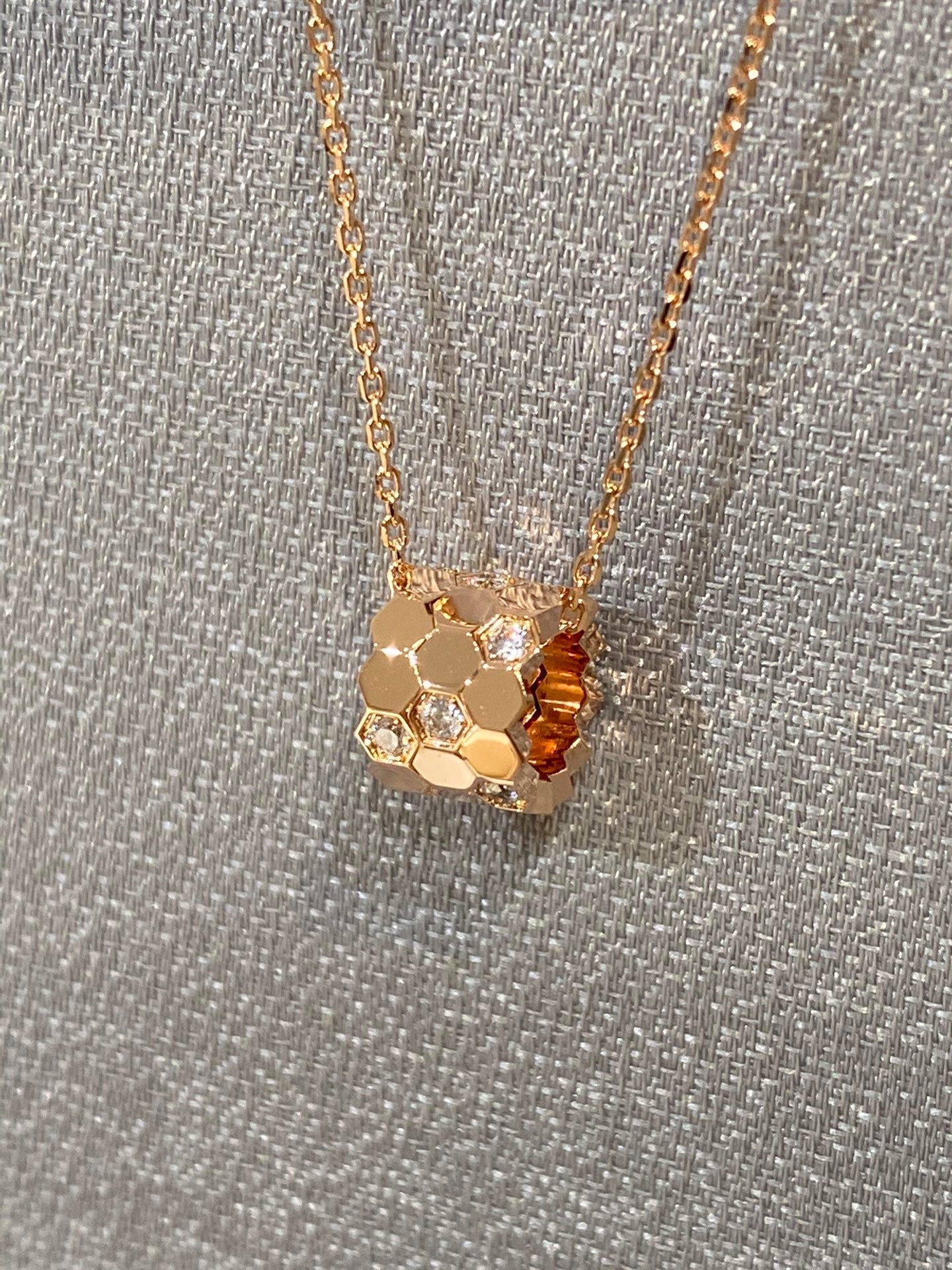 [LunaMar]BEE LOVE DIAMOND NECKLACE