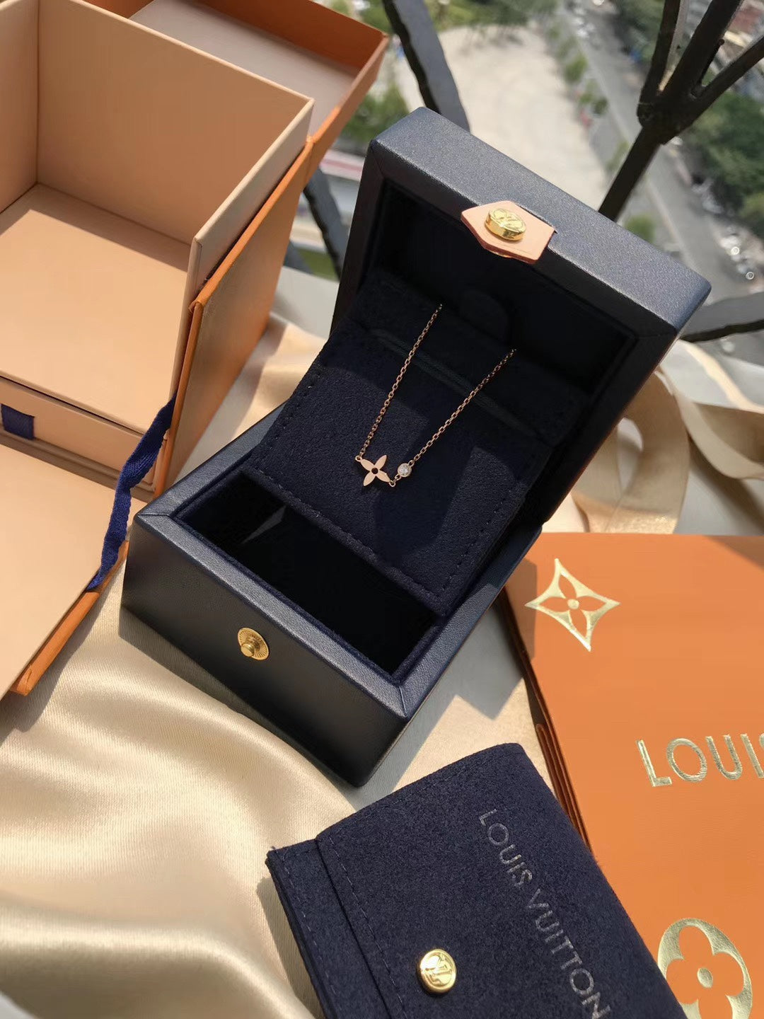 [LunaMar]BLOSSOM PENDANT ROSE GOLD AND DIAMOND