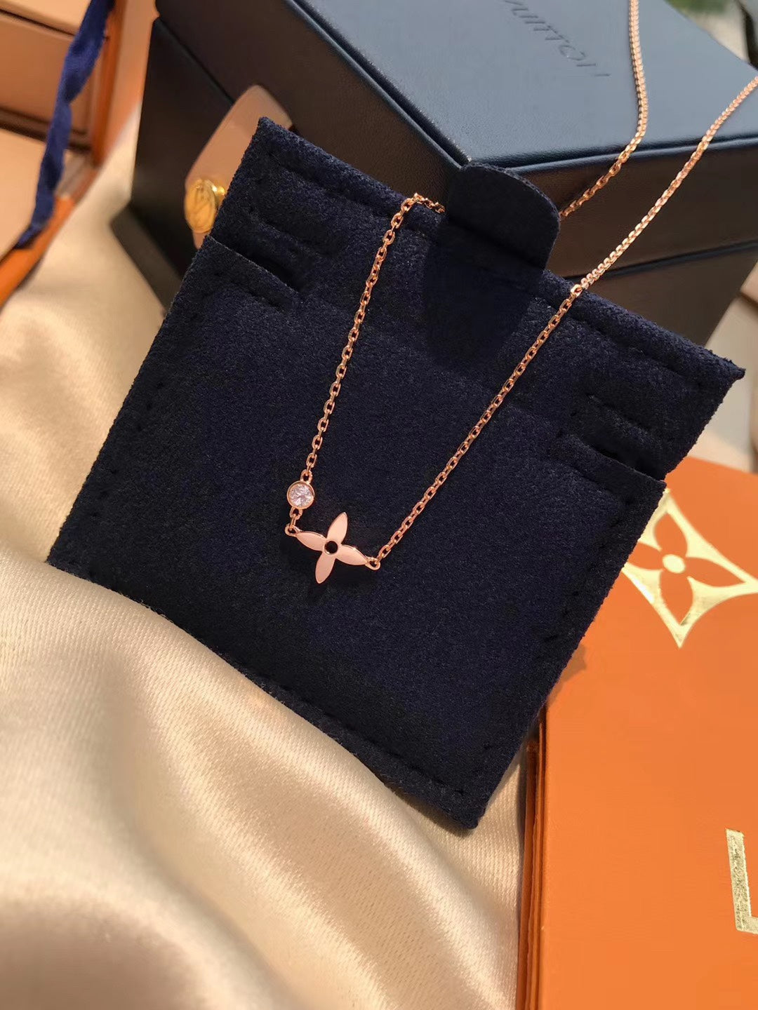 [LunaMar]BLOSSOM PENDANT ROSE GOLD AND DIAMOND