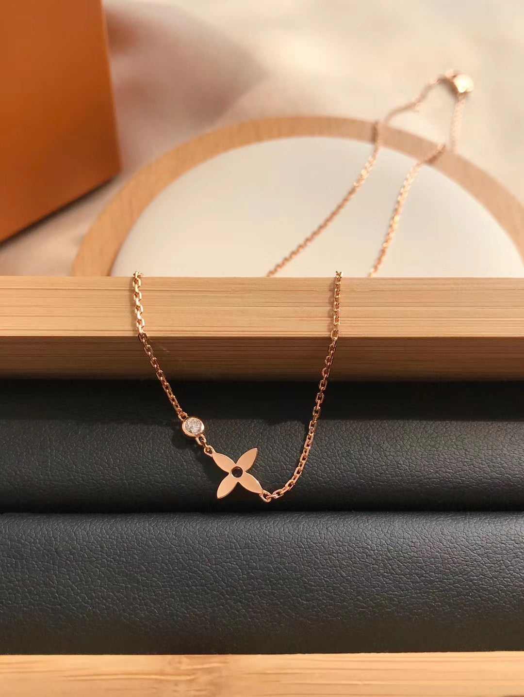 [LunaMar]BLOSSOM PENDANT ROSE GOLD AND DIAMOND