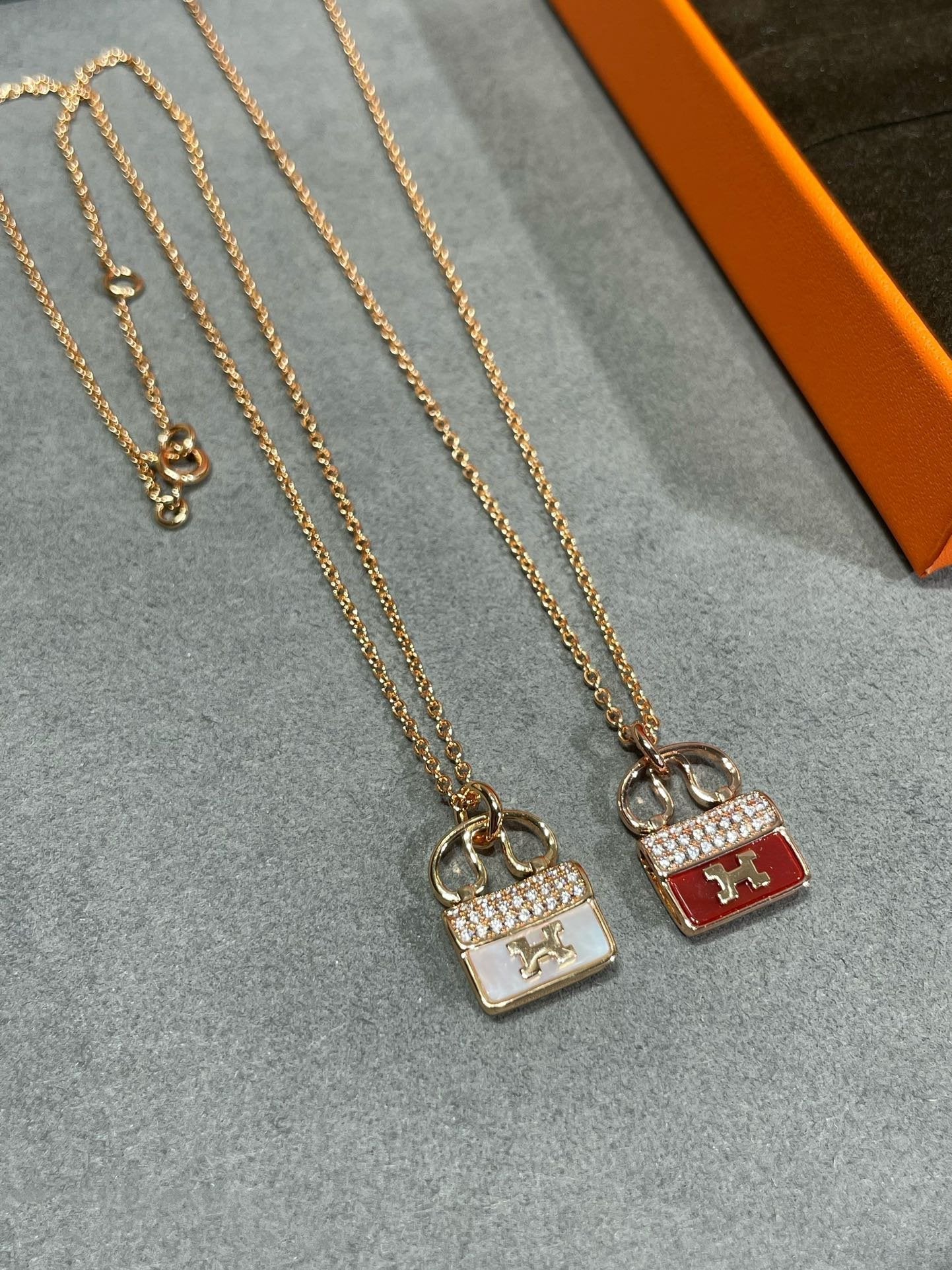 [LunaMar]H CIRCE MOISSANITE PENDANT NECKLACE GOLD
