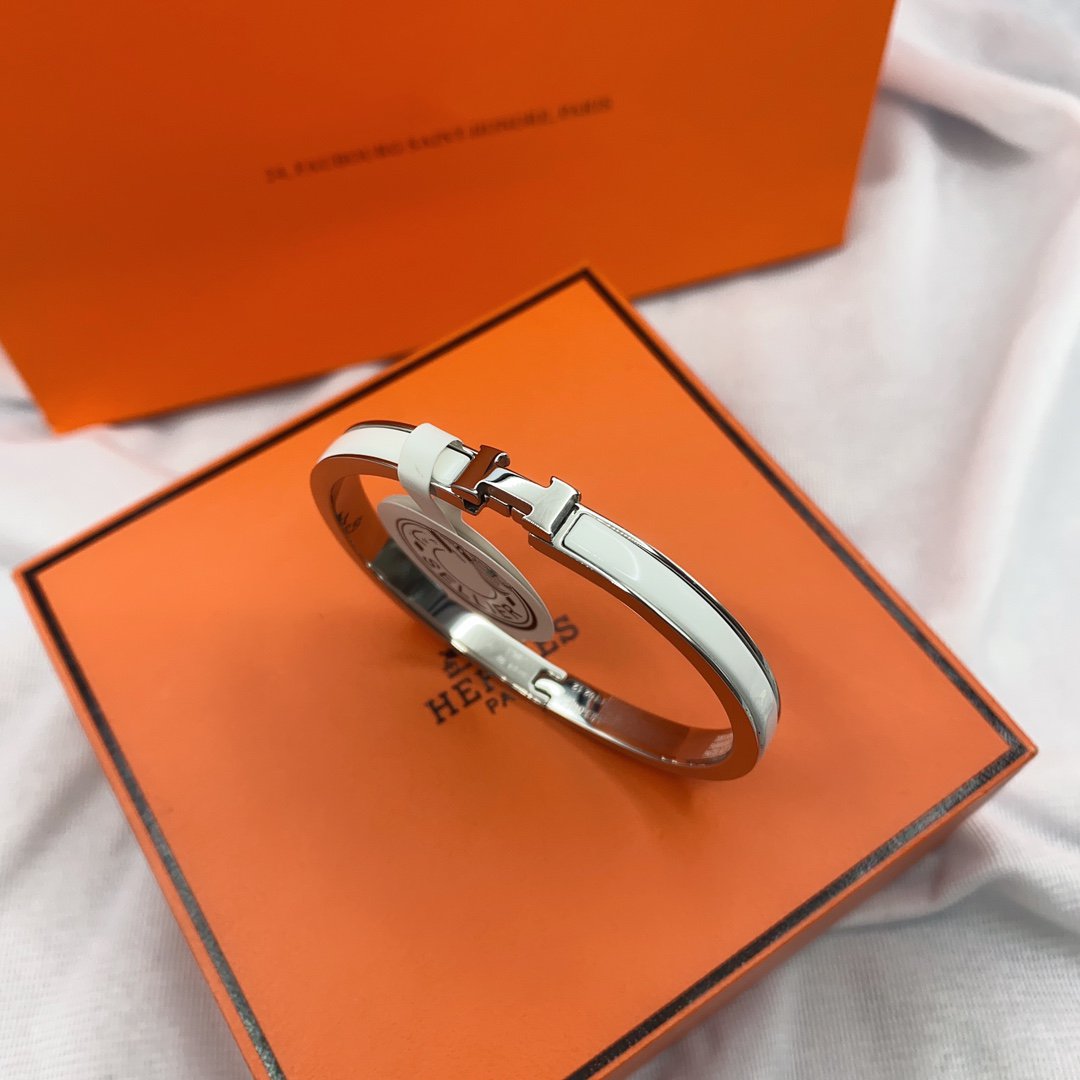 [LunaMar]CLASSIC HM CLIC WHITE 8MM ENAMEL BRACELET