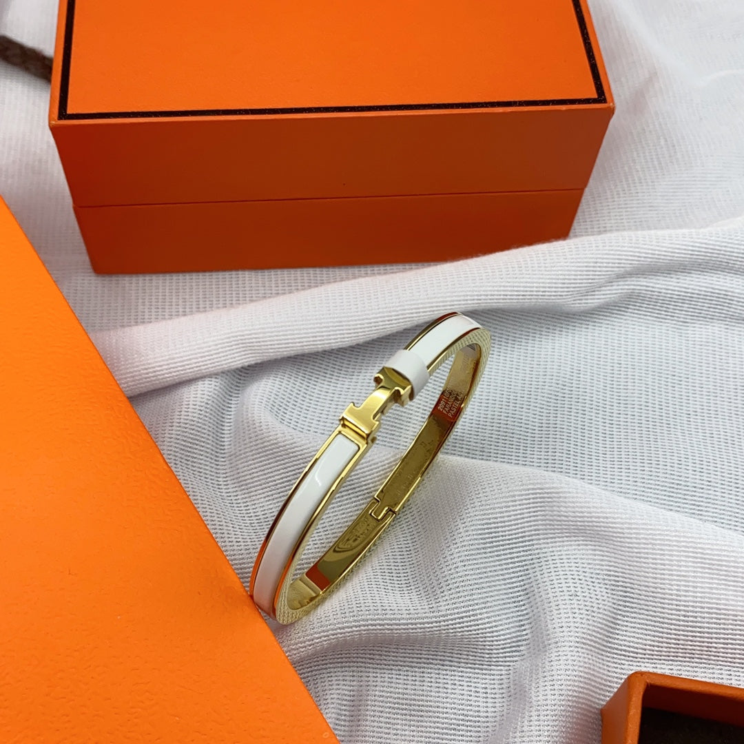 [LunaMar]CLASSIC HM CLIC WHITE 8MM ENAMEL BRACELET