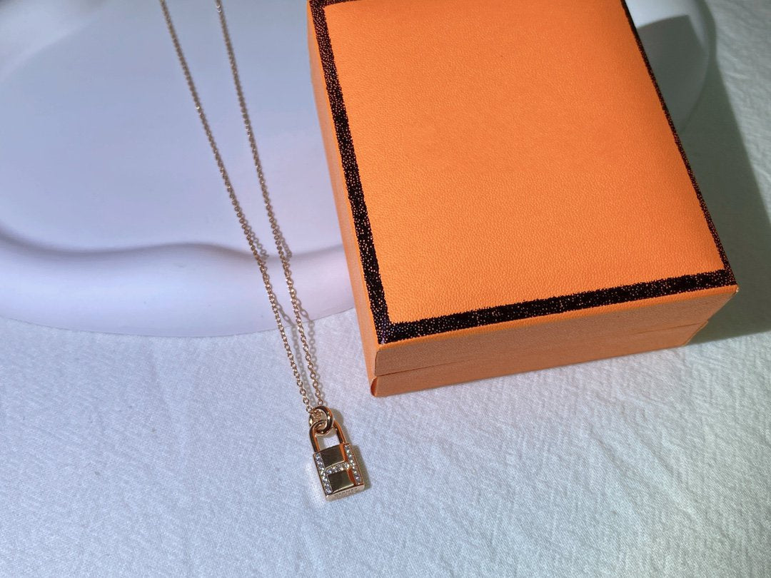 [LunaMar]HM ADVANCED NICHE LOCK HEAD NECKLACE DIAMONDS