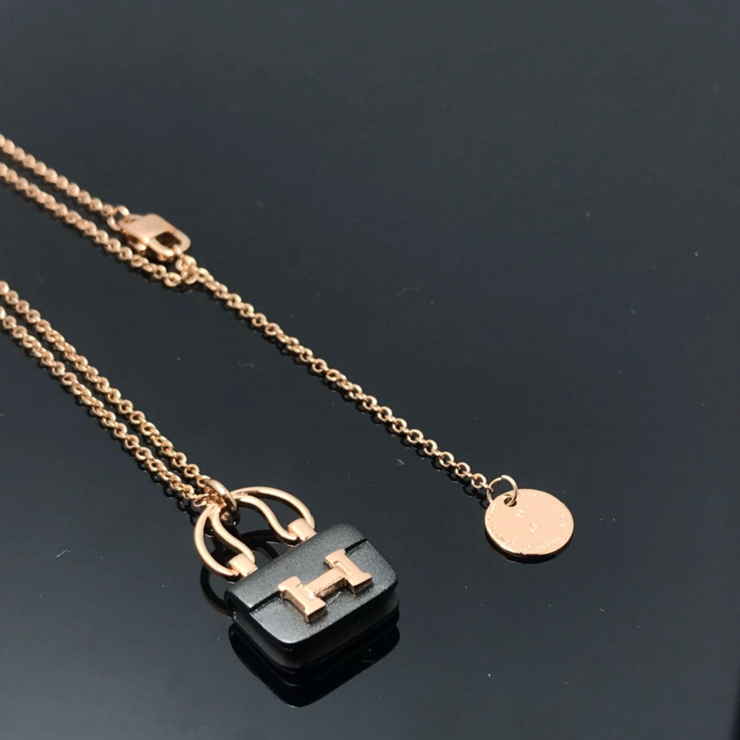 [LunaMar]WOMEN'S HM AMULETTES CONSTANCE PENDANT NECKLACE