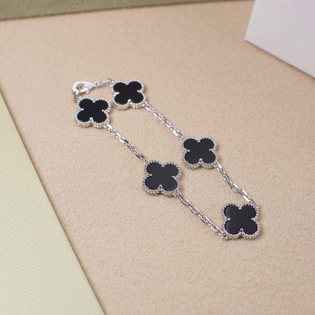 [LunaMar]LUCKY CLOVER 5-MOTIF BRACELET - BLACK OXNY COLLECTION