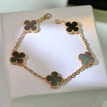 [LunaMar]LUCKY CLOVER 5-MOTIF BRACELET - GREY MOTHER-OF-PEARL COLLECTION