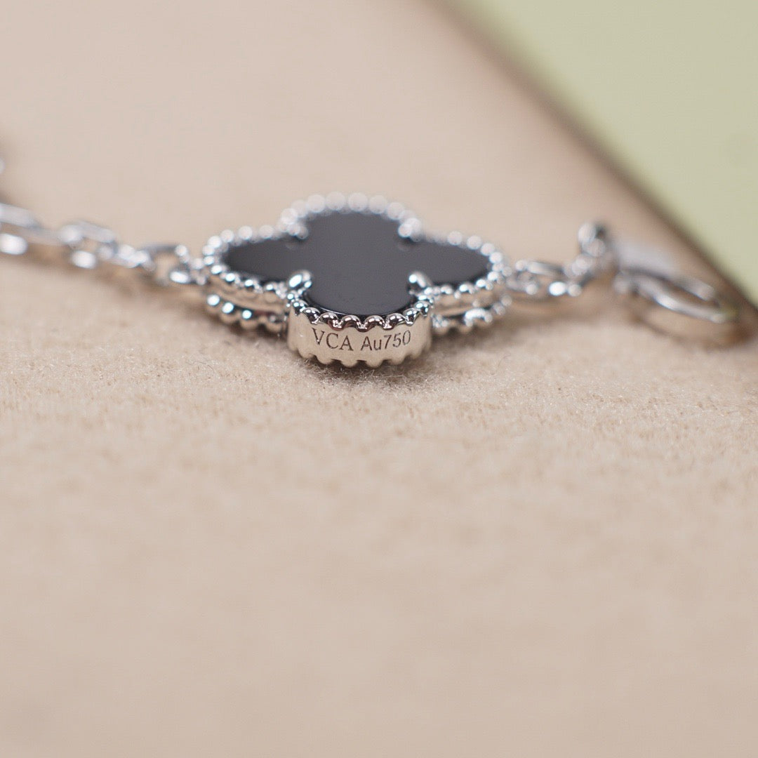 [LunaMar]LUCKY CLOVER 5-MOTIF BRACELET - BLACK OXNY COLLECTION