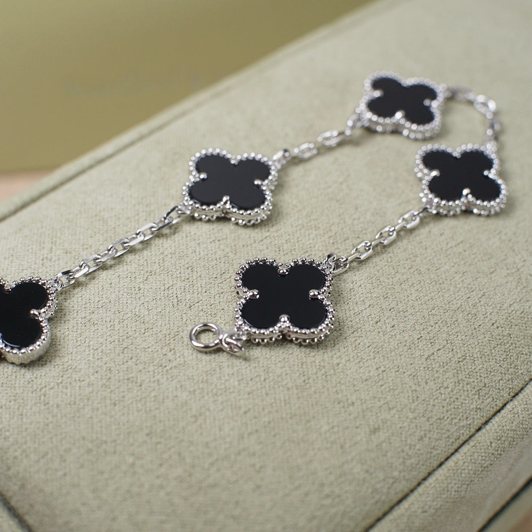 [LunaMar]LUCKY CLOVER 5-MOTIF BRACELET - BLACK OXNY COLLECTION