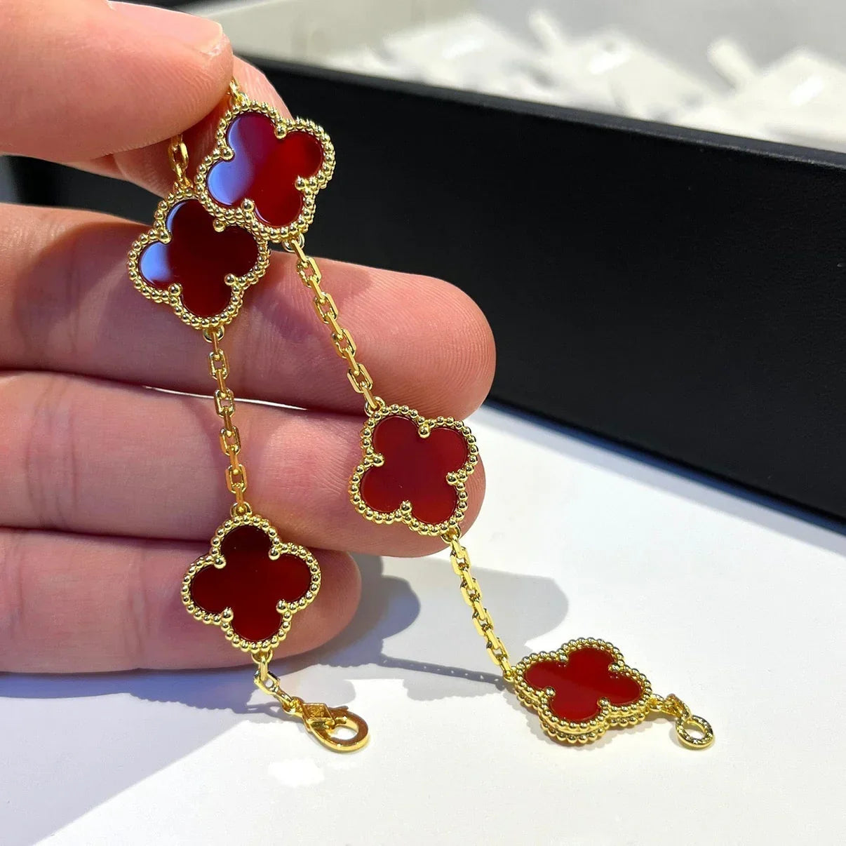 [LunaMar]LUCKY CLOVER 5-MOTIF BRACELET - RED CARNELIAN COLLECTION