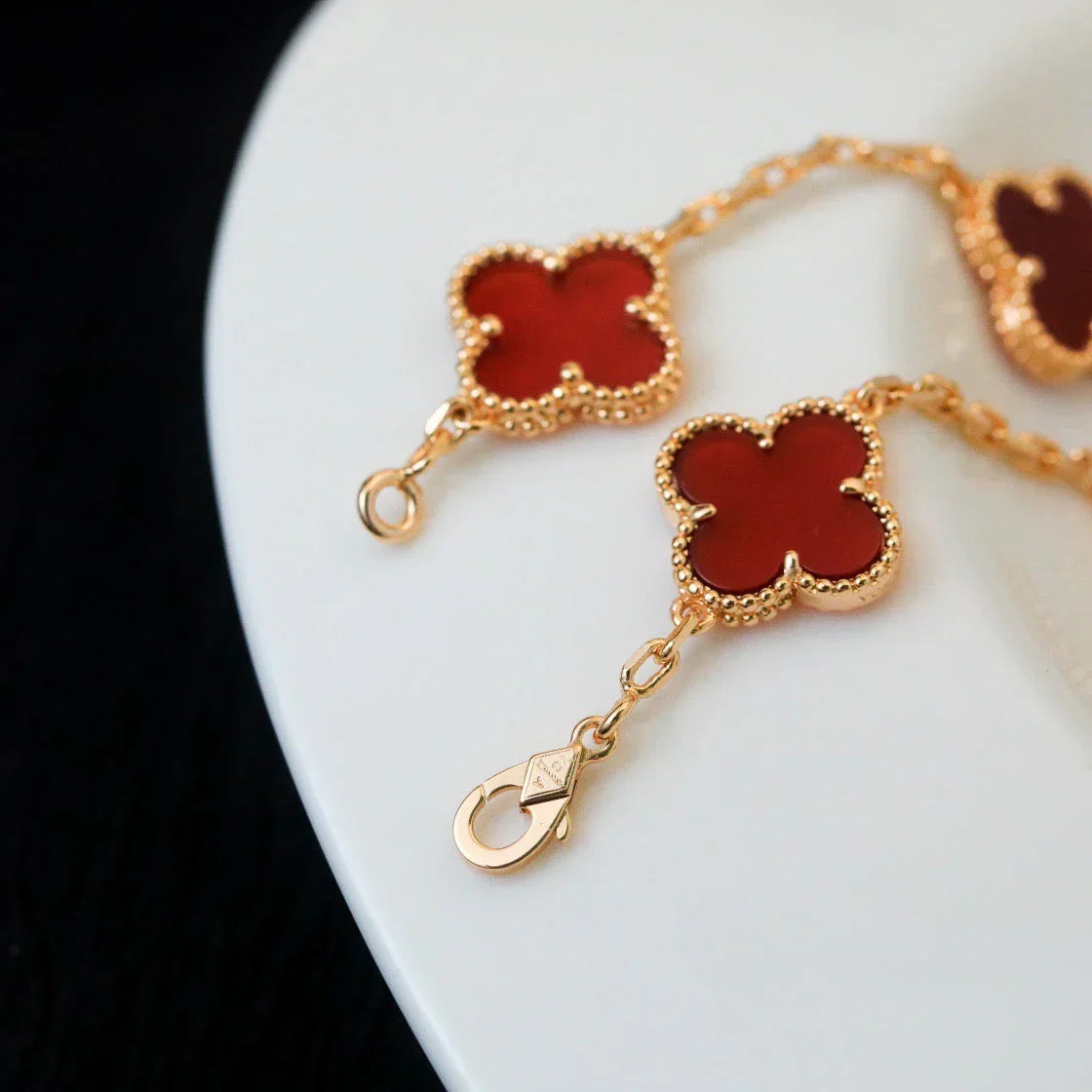 [LunaMar]LUCKY CLOVER 5-MOTIF BRACELET - RED CARNELIAN COLLECTION