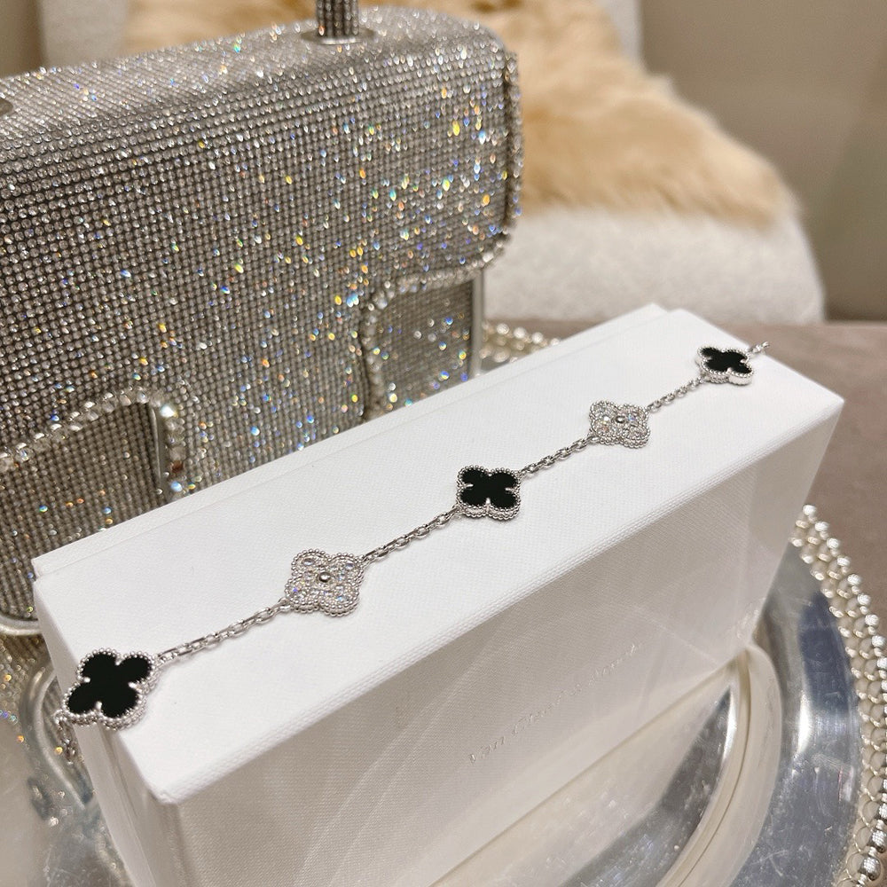[LunaMar]LUCKY CLOVER 5-MOTIF BRACELET - BLACK OXNY COLLECTION
