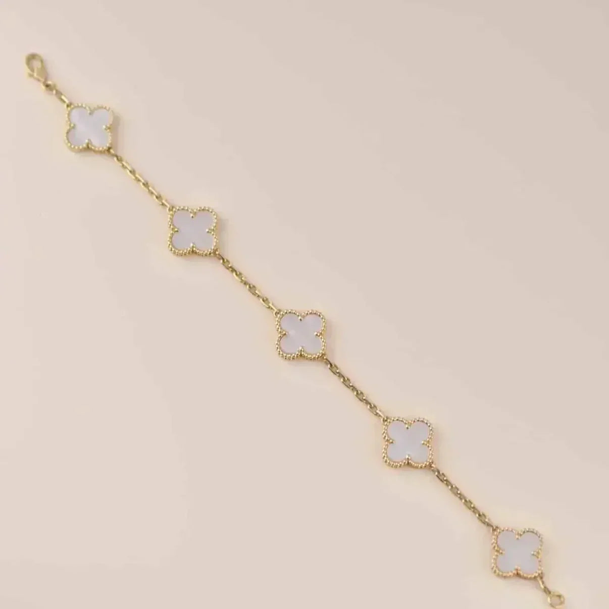 [LunaMar]LUCKY CLOVER 5-MOTIF BRACELET - WHITE MOTHER-OF-PEARL COLLECTION