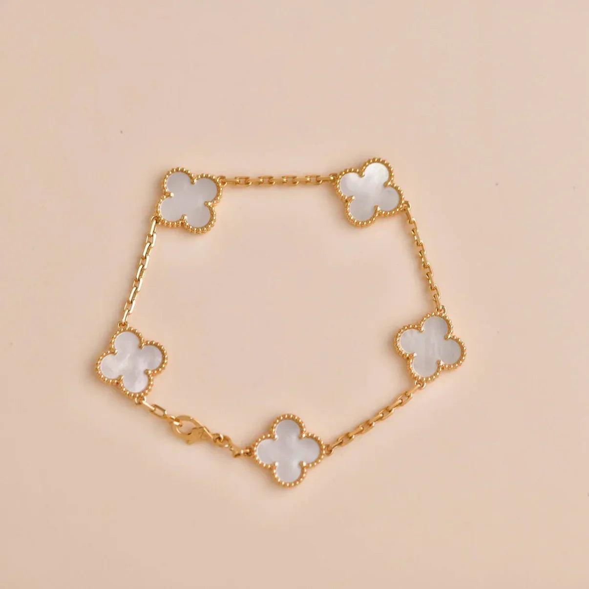 [LunaMar]LUCKY CLOVER 5-MOTIF BRACELET - WHITE MOTHER-OF-PEARL COLLECTION