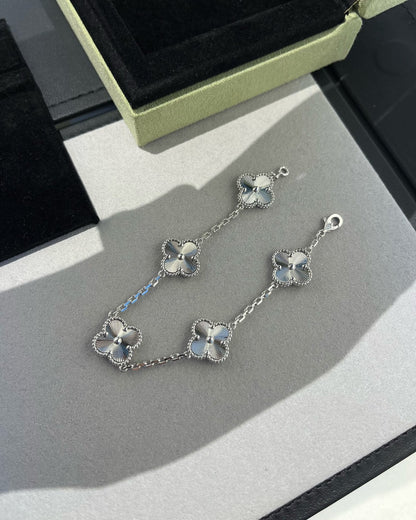 [LunaMar]LUCKY CLOVER 5-MOTIF BRACELET - LASER COLLECTION